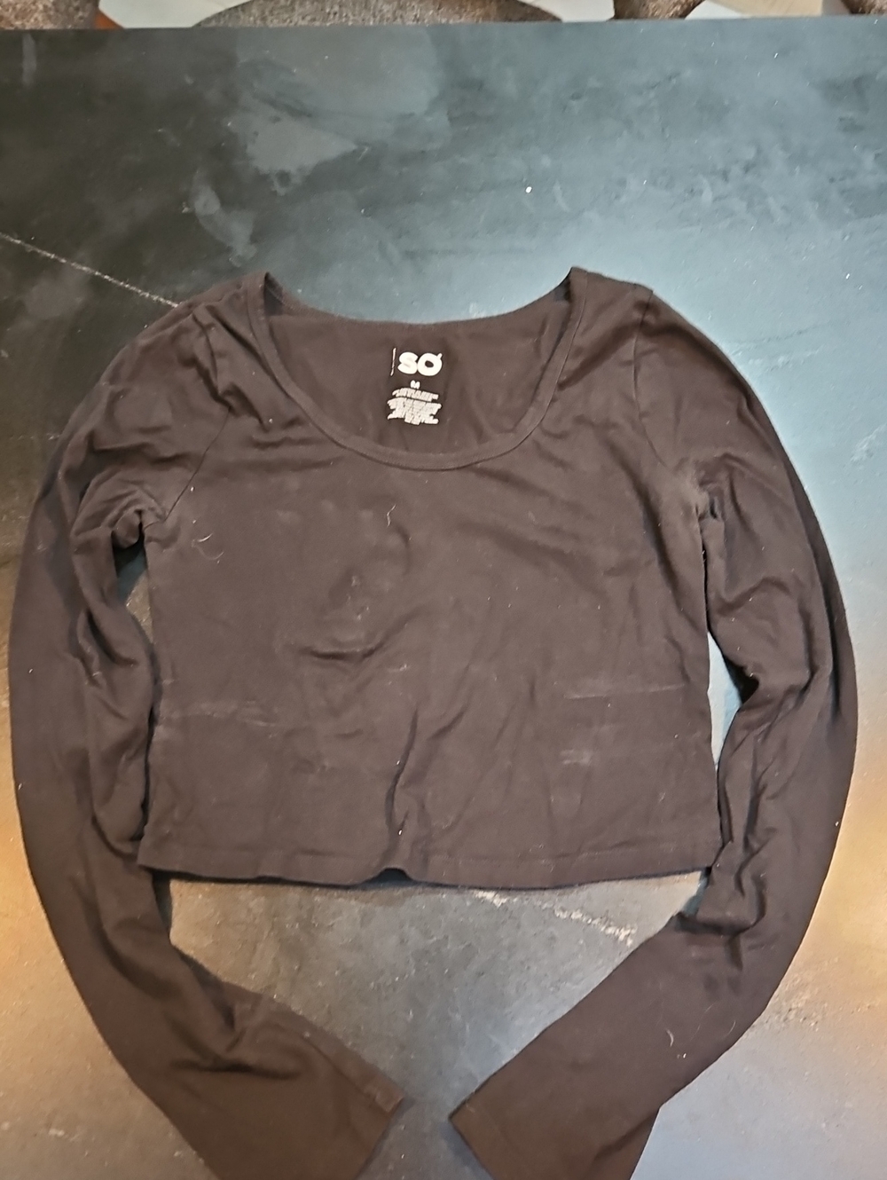 SO Black Long Sleeve Cropped Scoop Top
